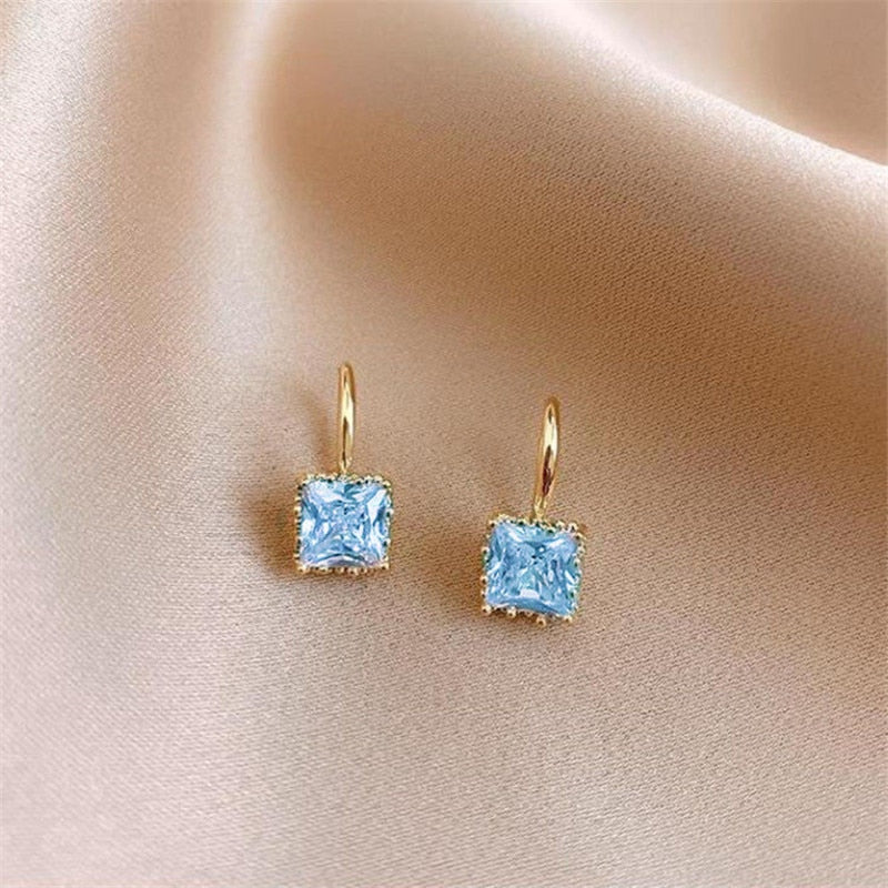 Simple Black White Irregular Polyhedron Pendant Small Earrings 2025 New Girl Unusual Earrings Fashion Korean Jewelry For Woman